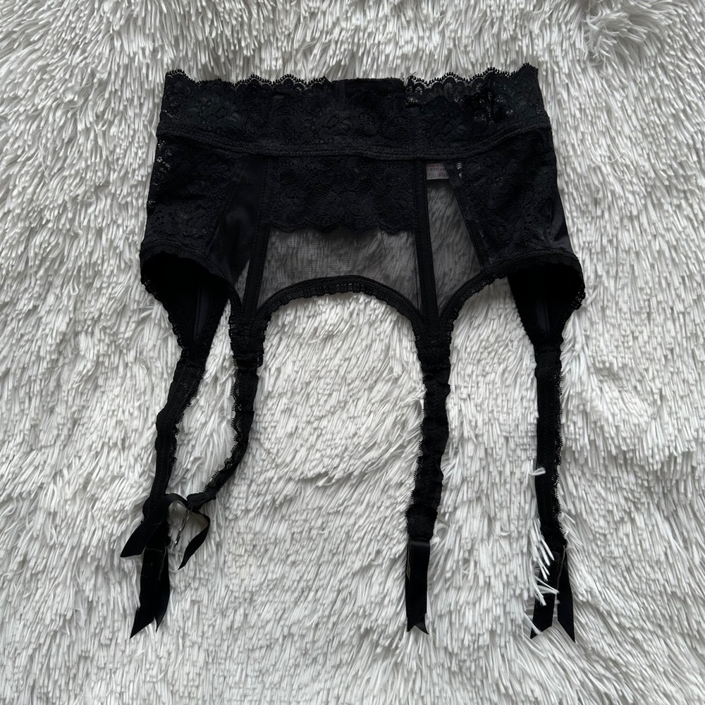 LADY MARLENE Black Lace Garter Belt Size Small S